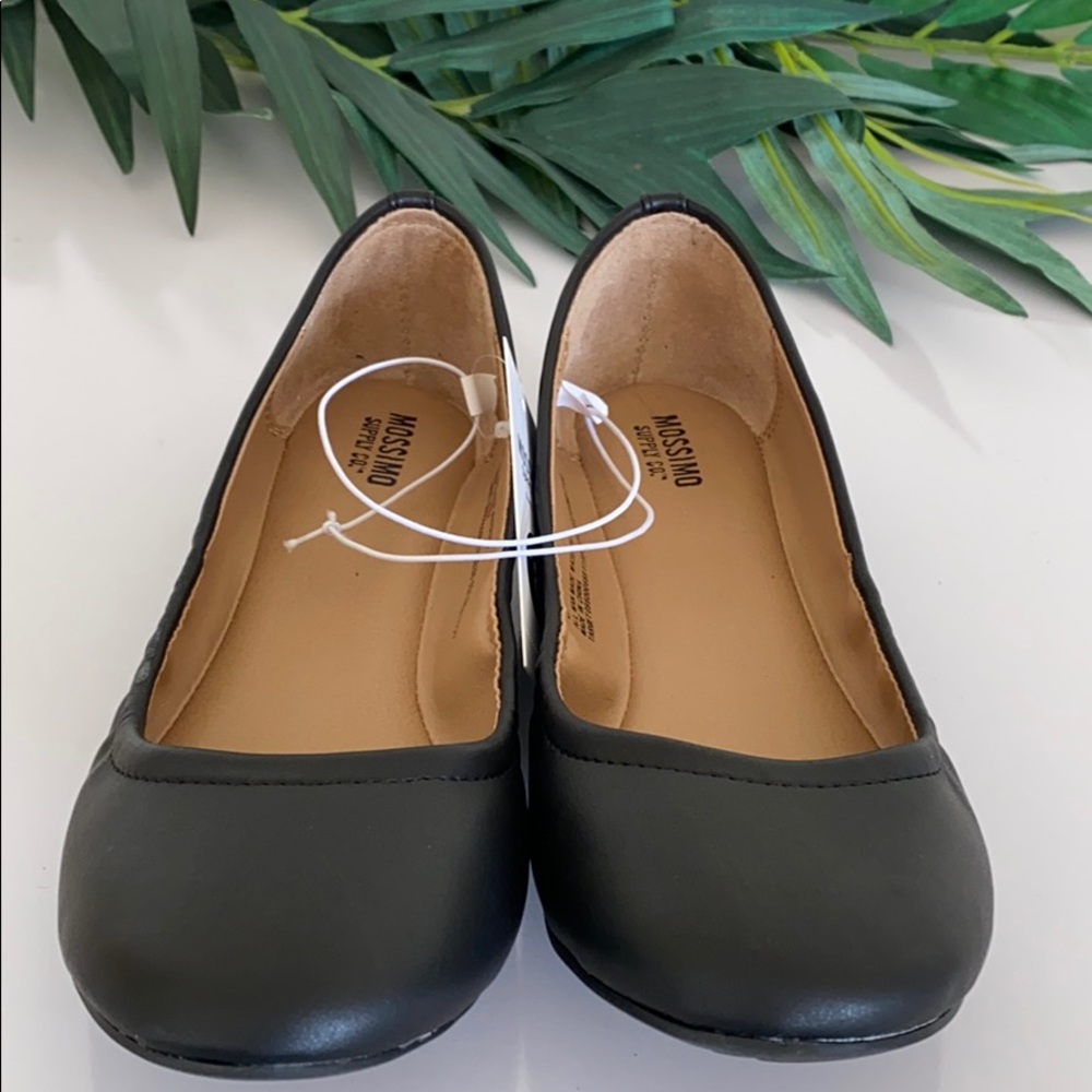 Shoes - Picture 2 of 5